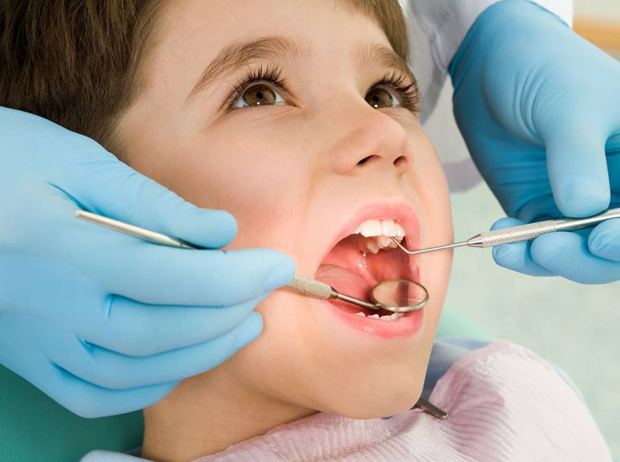Kindertandheelkunde - Kindvriendelijke mondhygiëne - Pediatrische tandheelkunde - Preventieve mondzorg voor kinderen - Kindertandarts - Tandartsbezoek voor kinderen - Gebitsverzorging bij kinderen - Kindertandartspraktijk - Mondhygiëne educatie voor kinderen - Caprelian - mondhygiënist