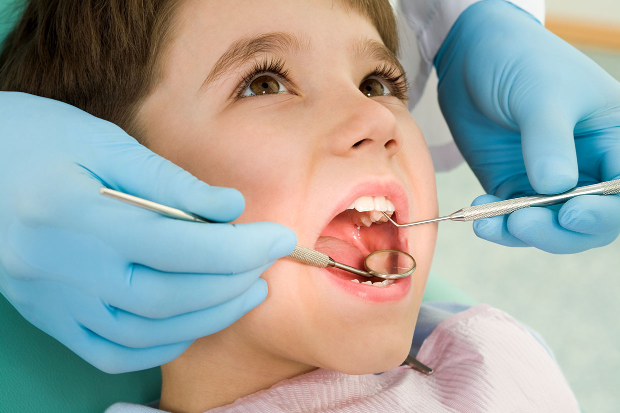 Kindertandheelkunde - Kindvriendelijke mondhygiëne - Pediatrische tandheelkunde - Preventieve mondzorg voor kinderen - Kindertandarts - Tandartsbezoek voor kinderen - Gebitsverzorging bij kinderen - Kindertandartspraktijk - Mondhygiëne educatie voor kinderen - Caprelian - mondhygiënist